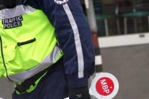 Отпадане по давност на актове и наказателни постановления