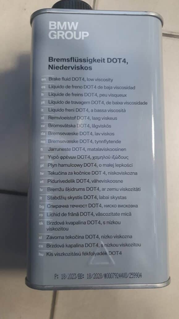 ССпирачна течност BMW DOT4 83135A82511 1L