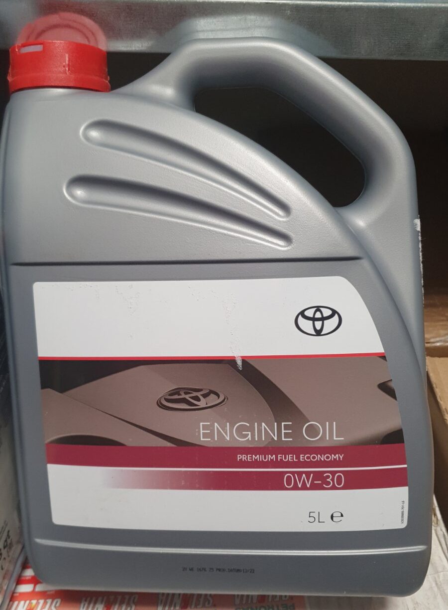 Оригинално масло TOYOTA PREMIUM FUEL ECONOMY 08880 82871 0W30 5L Оригинално масло TOYOTA PREMIUM FUEL ECONOMY 08880 82871 0W30 5L
